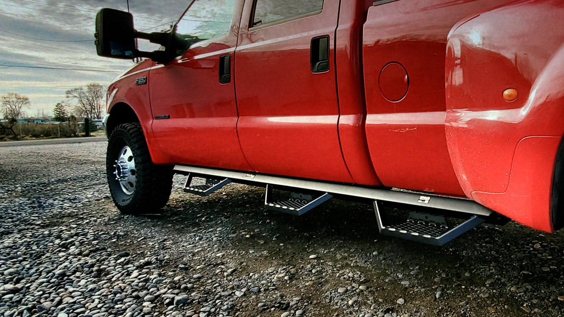 Spyder Industries S/I Triple Steps installed on Ford Truck